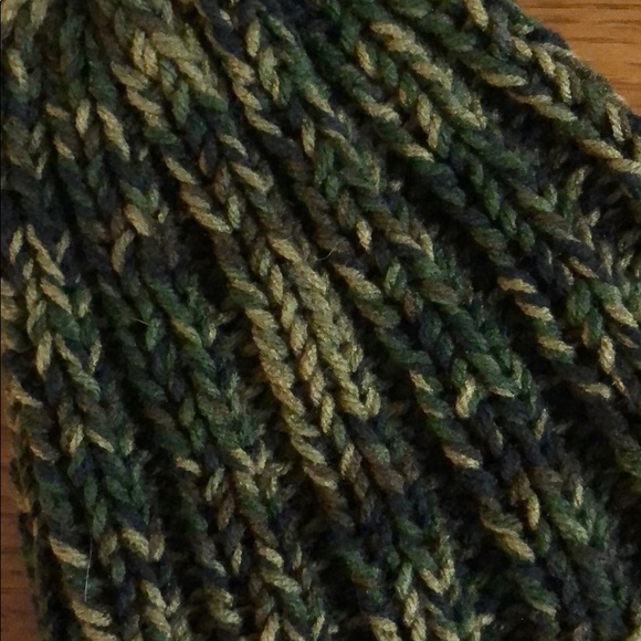 NWT-Camouflage Handcrafted Knitted Hat - Picture 4 of 4